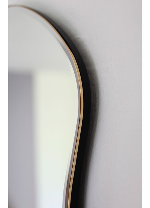 ferm LIVING Pond Large wandspiegel - detail brass