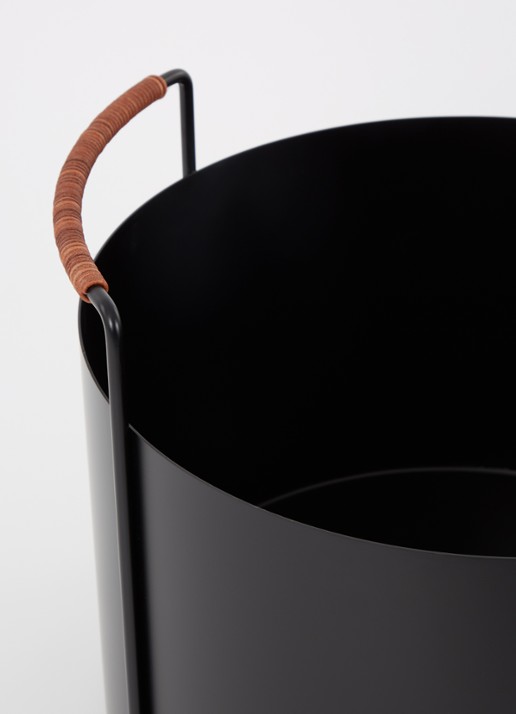 ferm LIVING Port vuurkorf 40 cm - voorkant 2 zwart