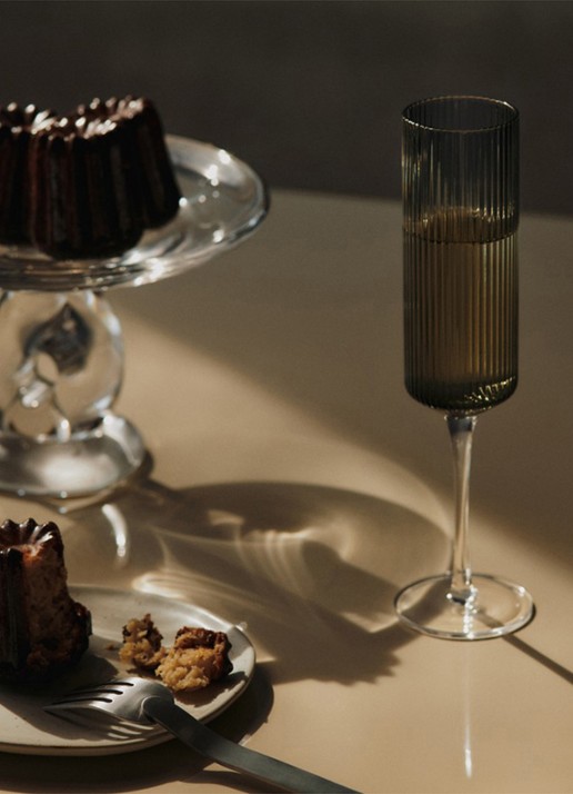 ferm LIVING Ripple champagneglas 15 cl set van 2 - detail 3 wit