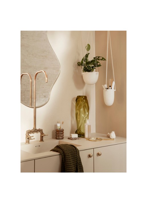 ferm LIVING Speckle L plantenhanger van keramiek voor binnen Ø20,5 cm - voorkant 2 wit