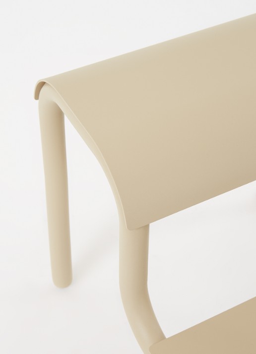 ferm LIVING Up Step kruk 36,2 cm - voorkant 2 beige