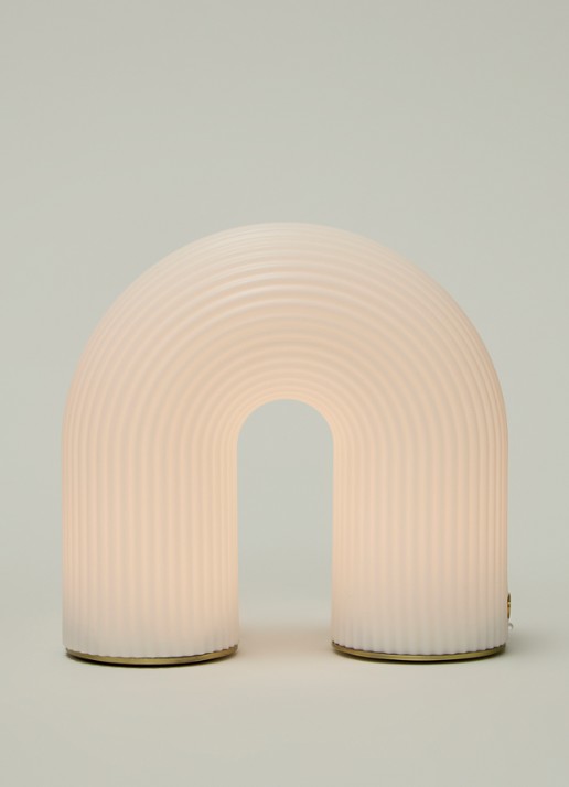 ferm LIVING Vuelta tafellamp 15,5 cm - voorkant 2 wit