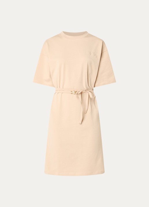 Fifth House Oxsana mini jurk met logoborduring en strikceintuur - voorkant beige