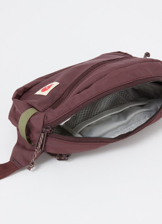 Fjällräven High Coast heuptas met logo - detail 3 aubergine