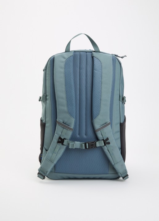 Fjällräven Skule 20 rugzak met 13 inch laptopvak - achterkant petrol