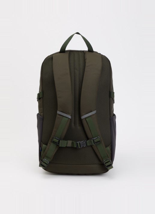 Fjällräven Skule 24 rugzak met 15 inch laptopvak - achterkant 3 legergroen