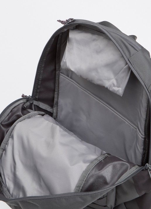 Fjällräven Skule 28 rugzak met 15 inch laptopvak - detail 3 middengrijs