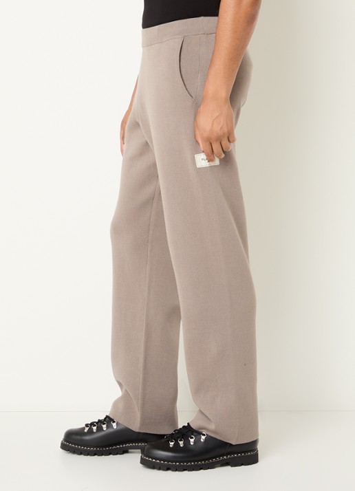 FLÂNEUR Atelier straight fit broek met logo en steekzakken - detail 5 taupe