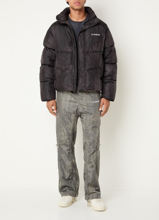 FLÂNEUR Logo puffer jack met opstaande kraag en steekzakken - voorkant 2 zwart