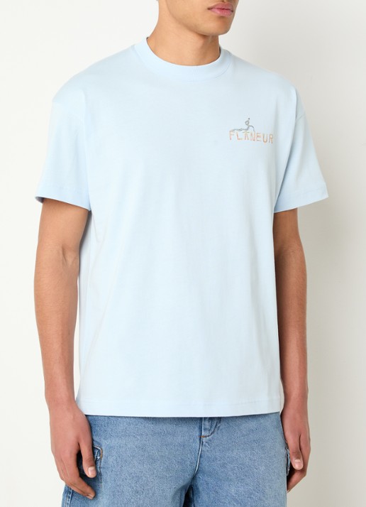 FLÂNEUR Passage Of Time T-shirt met logo- en backprint - achterkant lichtblauw