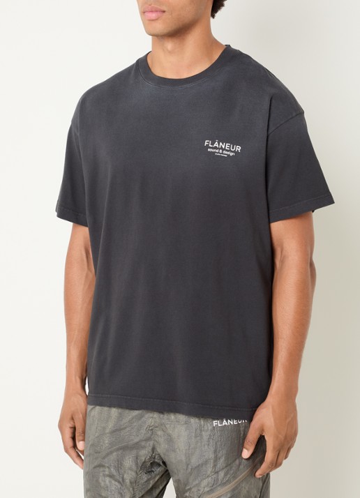 FLÂNEUR Sound & Design Studio Member T-shirt met logo- en backprint - achterkant antraciet