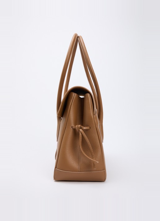 Flattered Lydia schoudertas van leer met structuur - detail 2 cognac