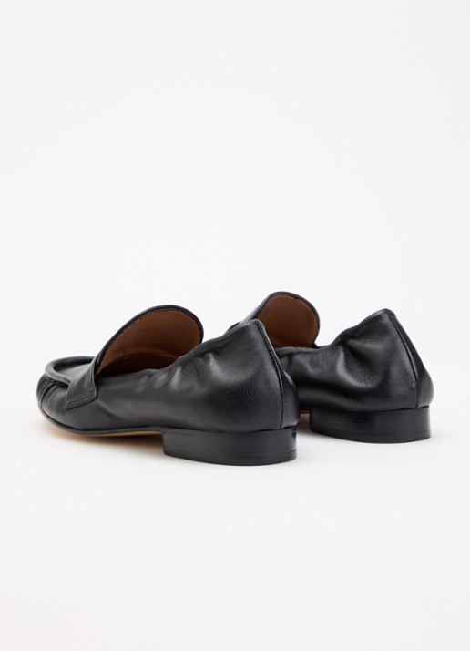 Flattered Samoa slip-on van leer  - achterkant zwart