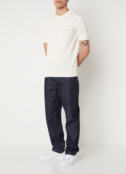 Fred Perry Regular fit polo van piqué katoen met logoborduring - voorkant 2 gebroken wit