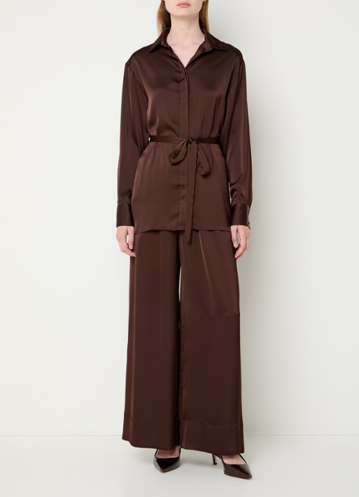 French Connection Bernadetta high waist wide fit pantalon van satijn met steekzakken - voorkant 4 donkerbruin