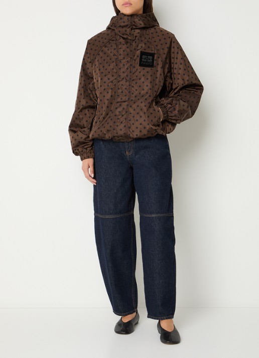 Ganni Regenjack met stippenprint - voorkant 2 bruin