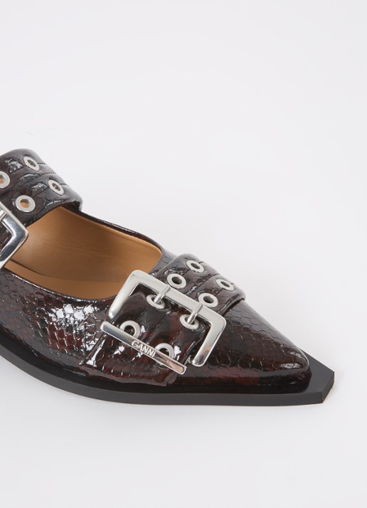 Ganni Slingback van leer met slangenprint - detail 6 bordeauxrood