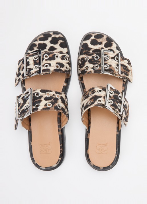 Ganni Slipper met gespdetail en panterprint - detail 3 camel