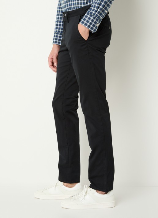 Gant Slim fit chino in  katoenblend met steekzakken - detail 3 zwart