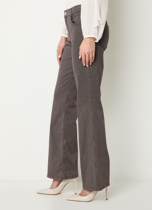 Gardeur Gardeur mid waist flared jeans met gekleurde wassing - detail 5 donkerbruin