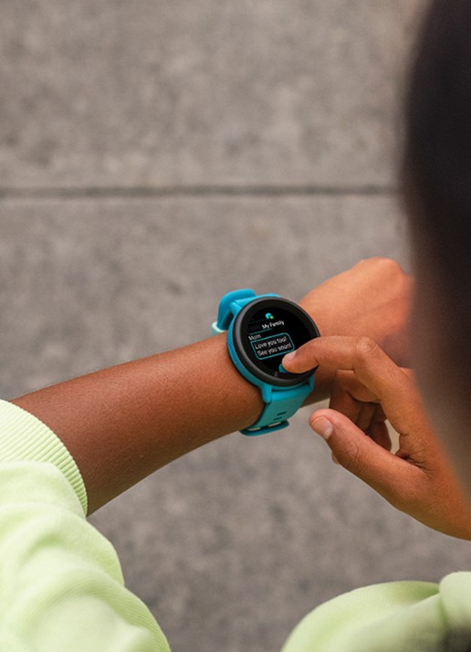 Garmin Bounce 2 smartwatch  - voorkant 7 turquoise
