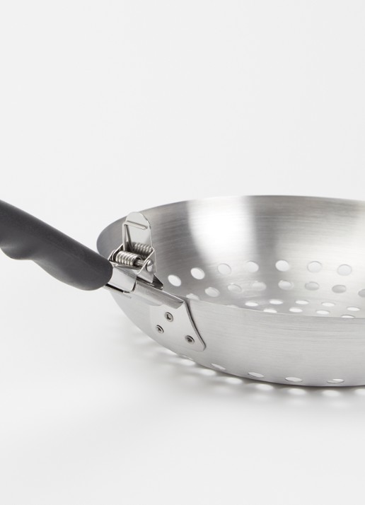 GEFU BBQ Vegetable wokpan Ø28 cm - detail zilver