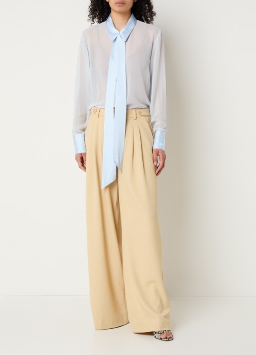 Gestuz GZchif semi-transparante blouse met sjaalkraag - voorkant 3 lichtblauw