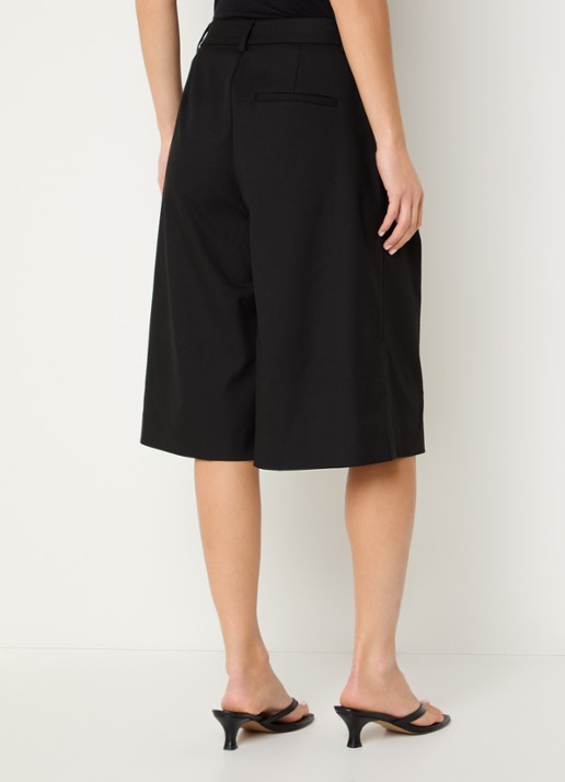 Gestuz Paula high waist straight fit korte broek met steekzakken - achterkant zwart