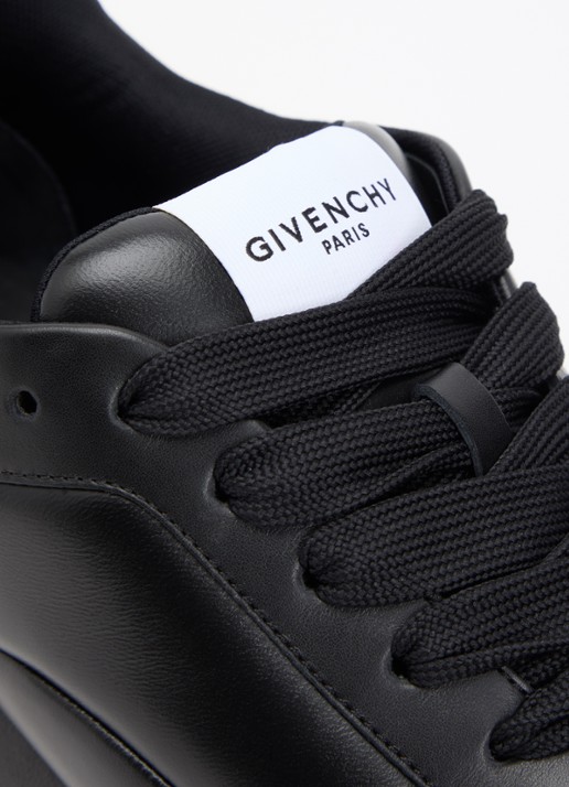 Givenchy Puffy Yard sneaker van lamsleer met logo - detail 4 zwart