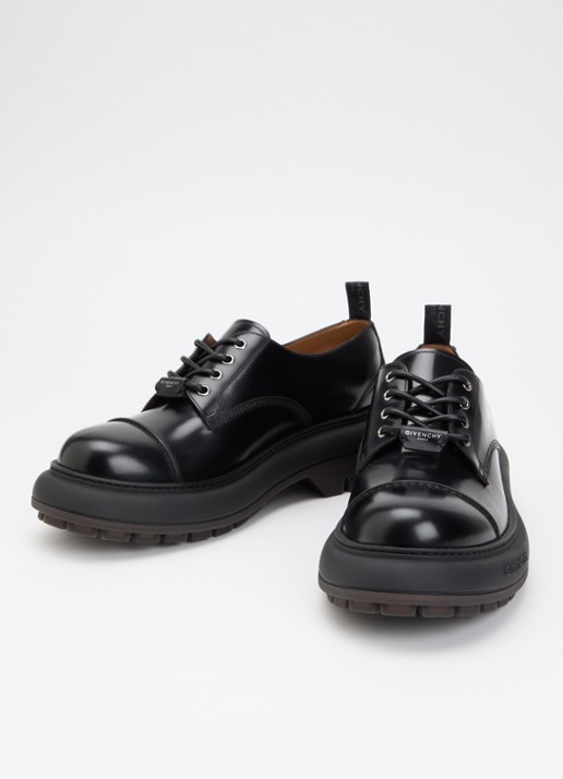 Givenchy Veterschoen van leer met logo - detail zwart