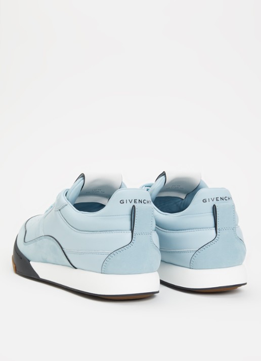 Givenchy Yard Court sneaker van kalfsleer met nubuck details en logo - achterkant 2 lichtblauw