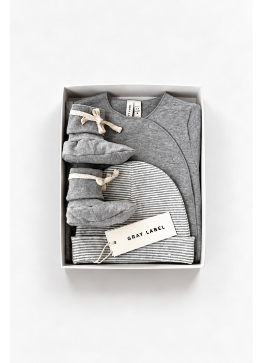 Gray Label Babyschoentje met babypak en muts in giftset