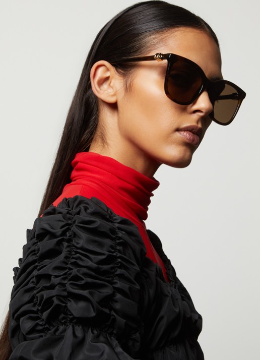 Gucci Butterfly zonnebril GG1071S - voorkant 2 donkerbruin