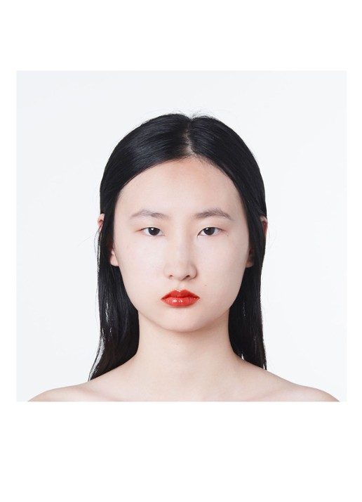 Gucci Rouge de Beauté Brillant Glow en Care - lipstick - detail 7 516 margaret ruby