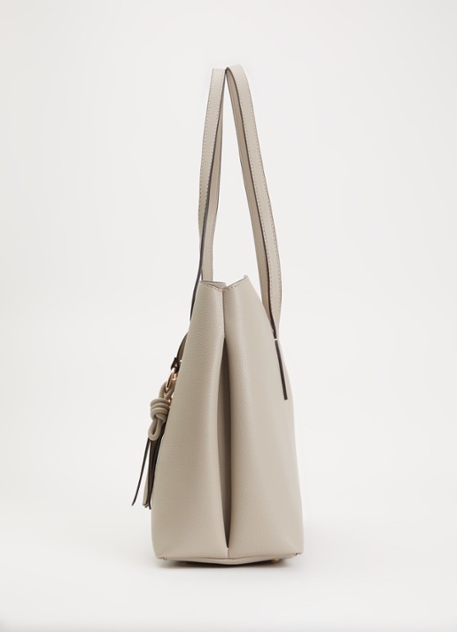 GUESS Melody schoudertas met uitneembaar etui en tasbedel  - detail 2 taupe