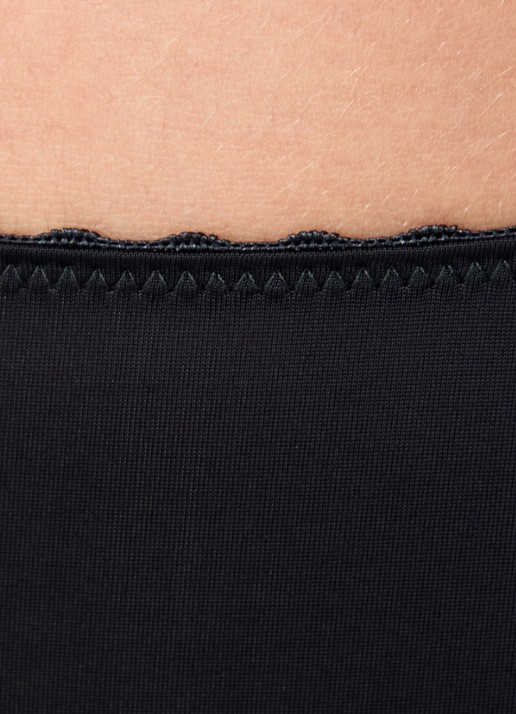 Hanro Satin Deluxe slip - detail 2 zwart