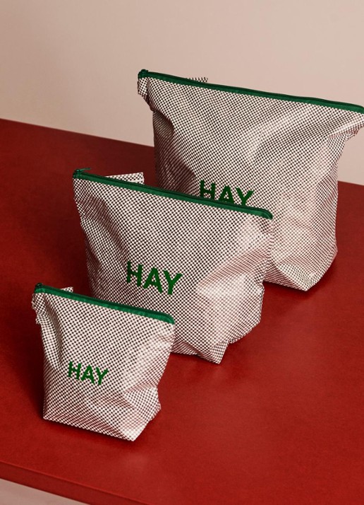 Hay Candy Mono toilettas met logo set van 3 - voorkant 2 lichtgrijs