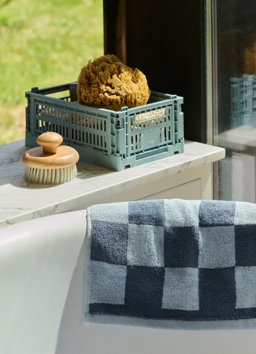 Hay Check badlaken 70 x 136 cm - achterkant donkerblauw