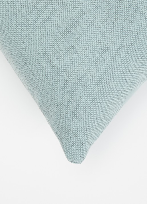 Hay Dot sierkussen 45 x 60 cm - detail 2 turquoise