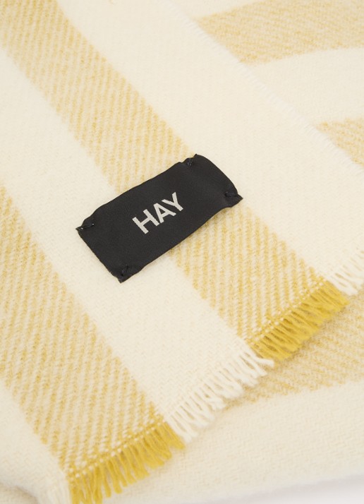 Hay Duo plaid van wol 180 x 130 cm - detail lichtgeel