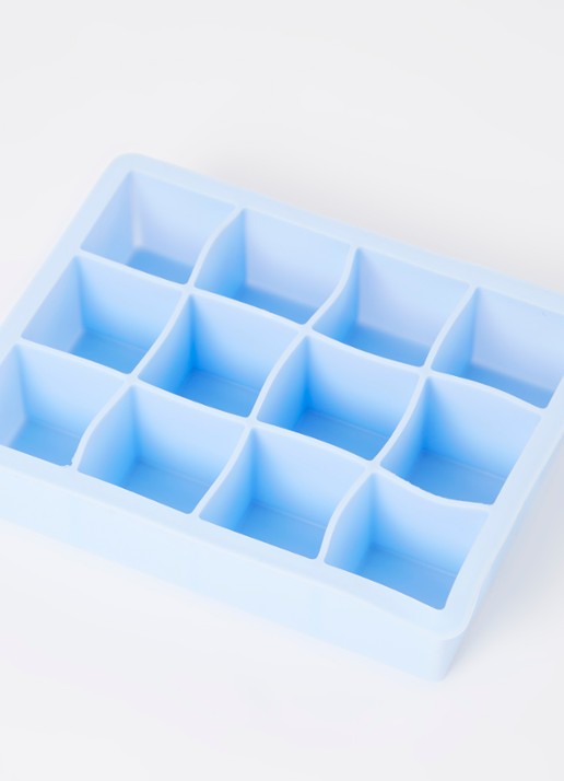 Hay Square XL ijsblokjesvorm - voorkant 2 lichtblauw