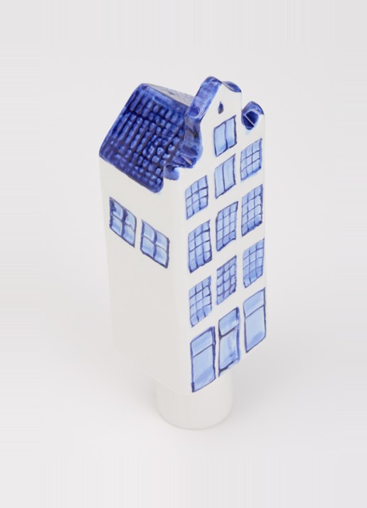 Heinen Delfts Blauw Delfts Blauw Huisje piek 19 cm - detail 2 gebroken wit