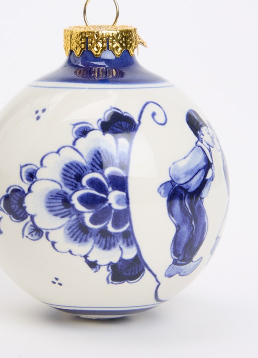 Heinen Delfts Blauw Kuspaar kerstbal 7 cm - detail donkerblauw