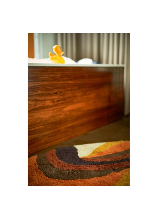 HKliving Retro Swirl badmat 90 x 120 cm - detail 2 oranjebruin