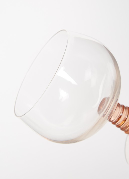 HKliving Swirl laag wijnglas 35 cl - detail lichtroze