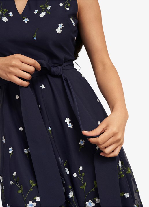 Hobbs Aria midi jurk met bloemenprint - detail 5 donkerblauw