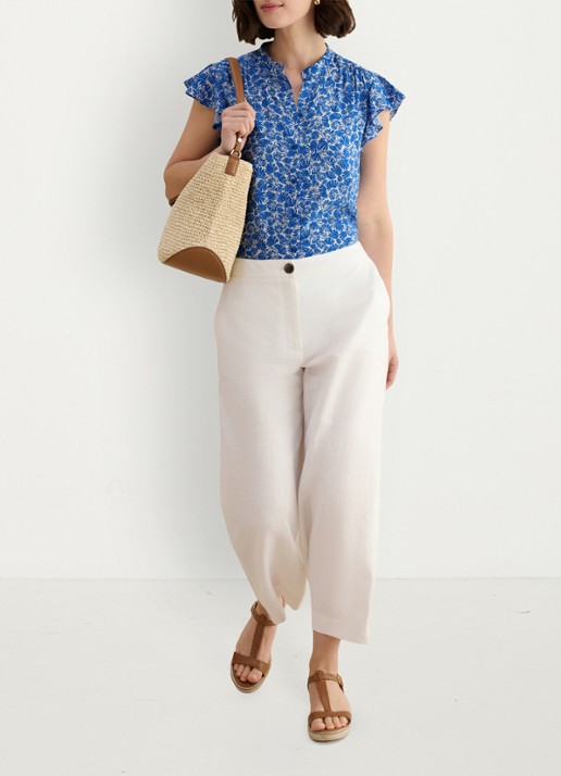 Hobbs Huda blouse met vlindermouw - voorkant 3 blauw