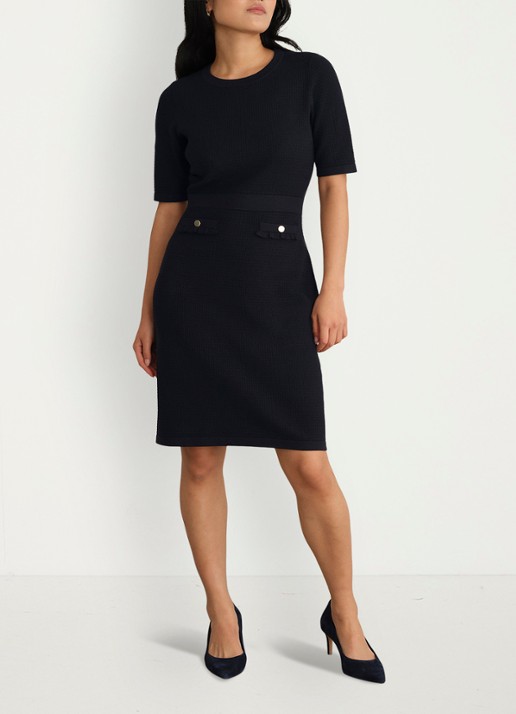 Hobbs Petra fijngebreide mini jurk met sierknopen - voorkant 2 donkerblauw