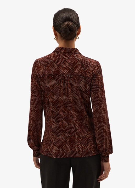 Hobbs Tarini top met print en sjaalkraag - achterkant 4 rood