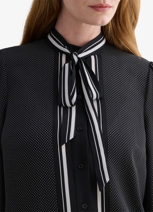 Hobbs Valerie blouse met stippenprint en sjaalkraag - detail 4 donkerblauw